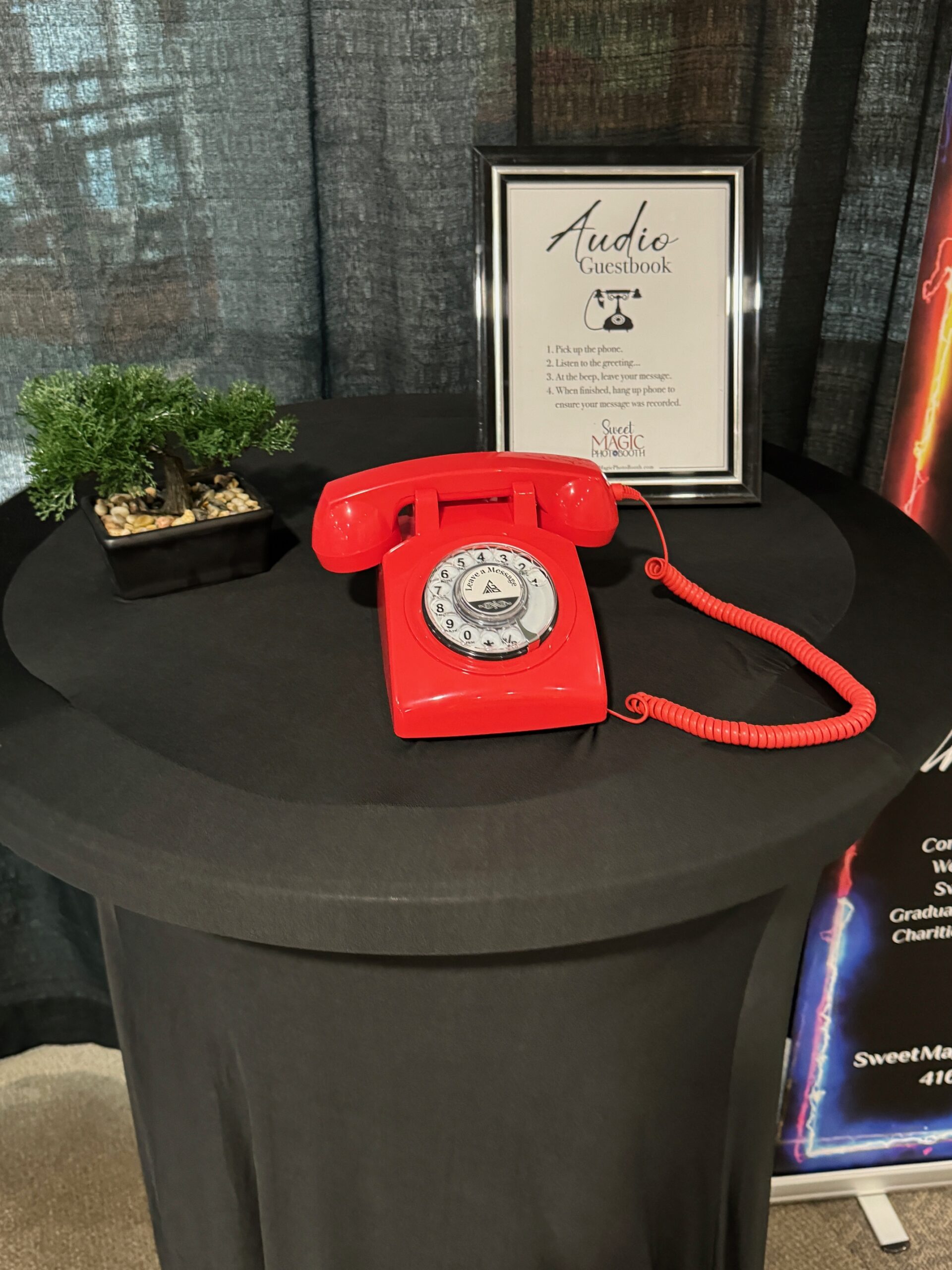 Retro Red Audio Guestbook